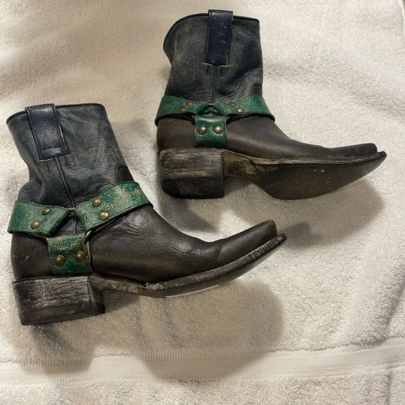 Old Gringo Shoes - Old Gringo Yipee Ki Yay Leather Square Toe Harness Biker Cowgirl Boots - 6B